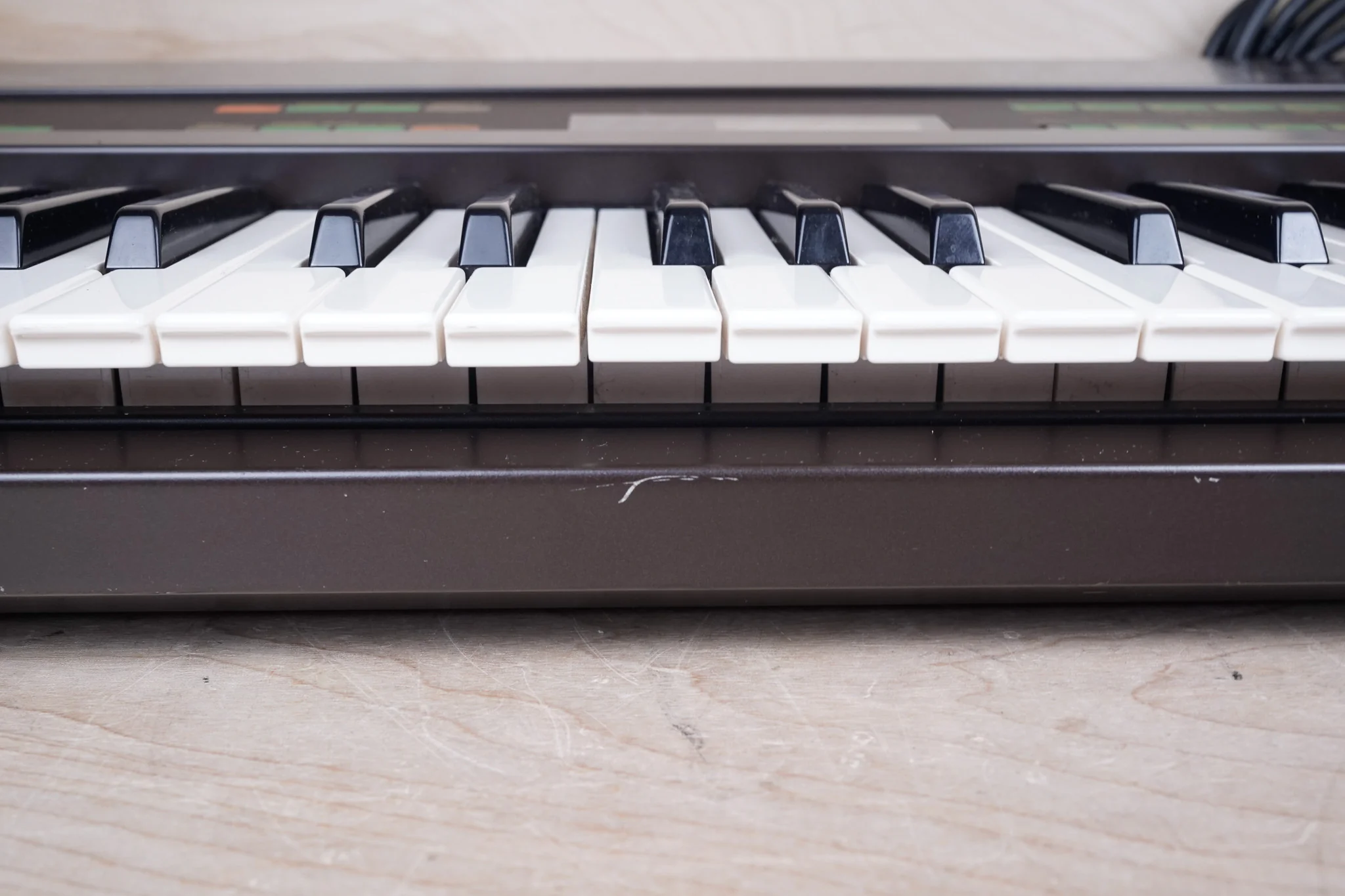 Yamaha DX7 Programmable Algorithm Synthesizer 1980s Brown Original Version Made in Japan MIJ - Image 3