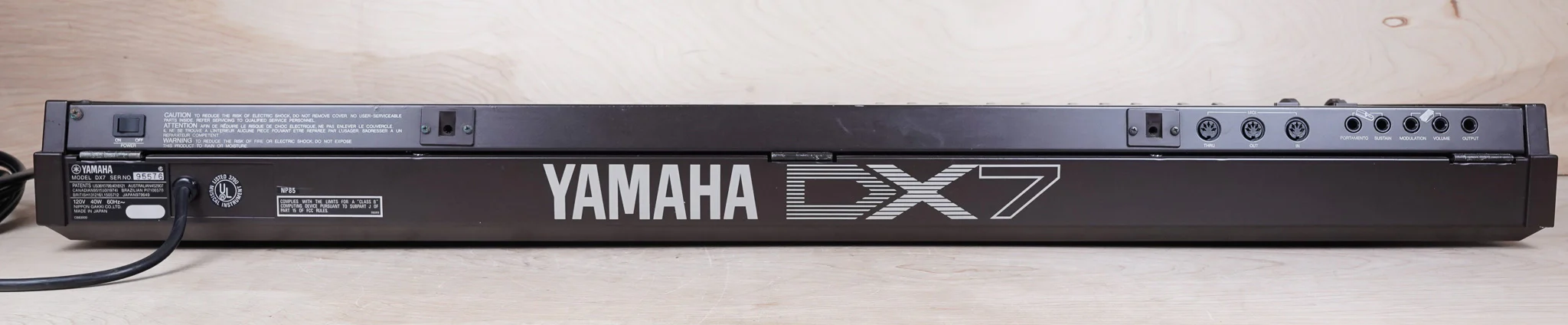Yamaha DX7 Programmable Algorithm Synthesizer 1980s Brown Original Version Made in Japan MIJ - Image 6